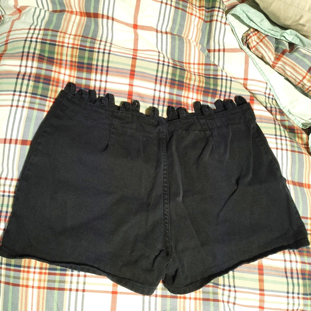 Cute black short shorts